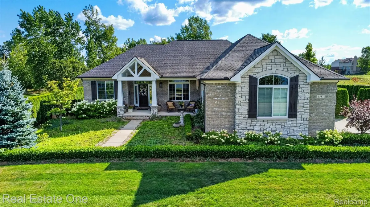 1537 Glass Lake Circle, Oxford, MI 48371 - #1