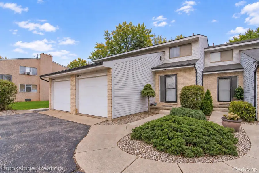 3574 W. Walton W. Walton Boulevard N #2, Waterford, MI 48329 - #3