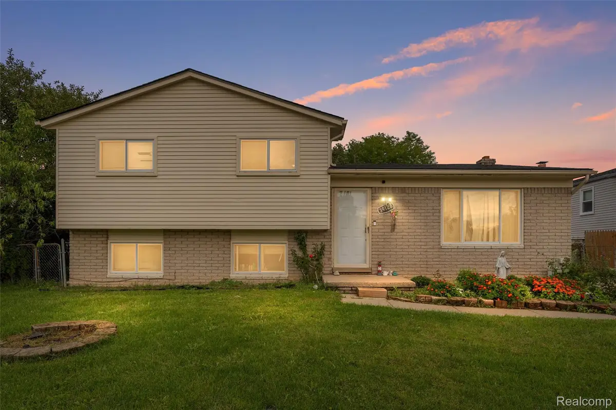 39128 Ironstone Drive, Sterling Heights, MI 48310 - #1