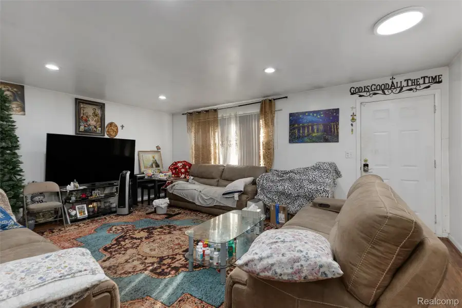 39128 Ironstone Drive, Sterling Heights, MI 48310 - #2