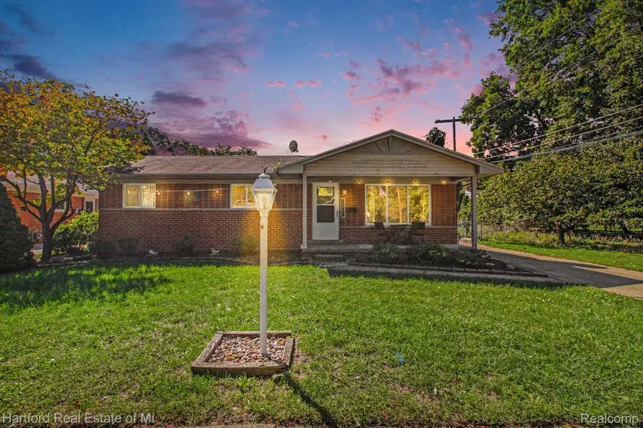 32731 Meadowbrook Street, Livonia, MI 48154 - #3