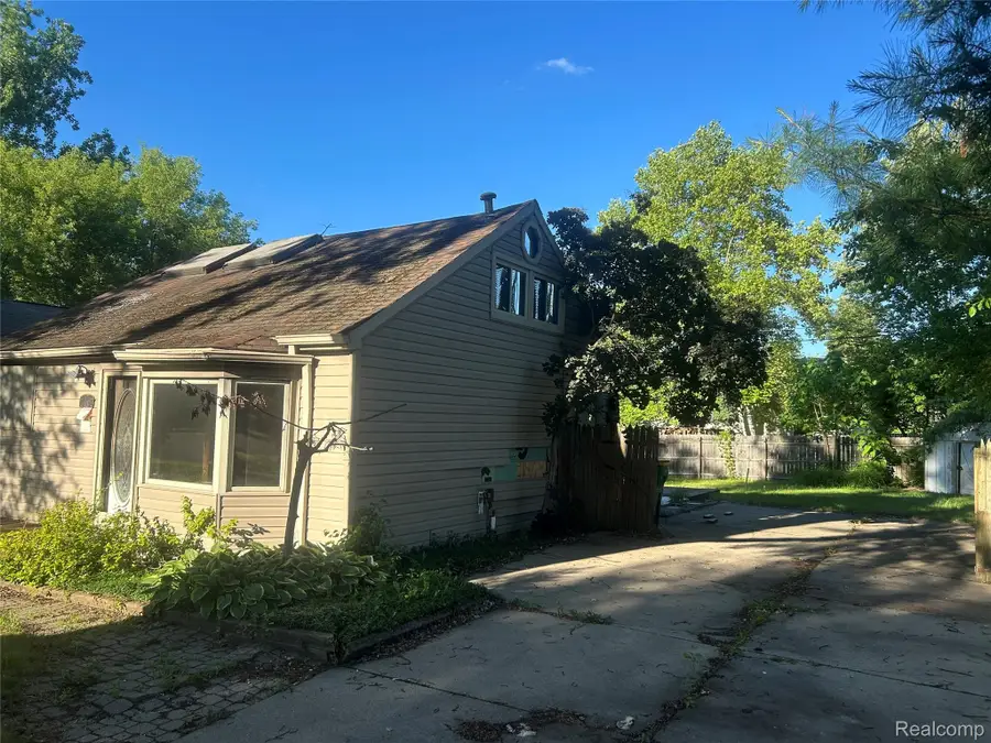 21640 Jacksonville Street, Farmington, MI 48336 - #2
