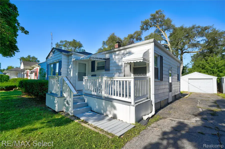 722 Hubbard Avenue, Flint, MI 48503 - #2