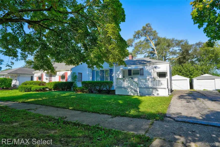 722 Hubbard Avenue, Flint, MI 48503 - #3