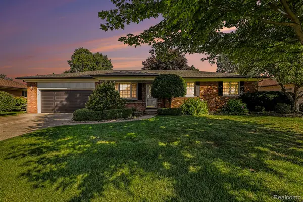 37158 Almont Drive W, SterlingHeights, MI 48310