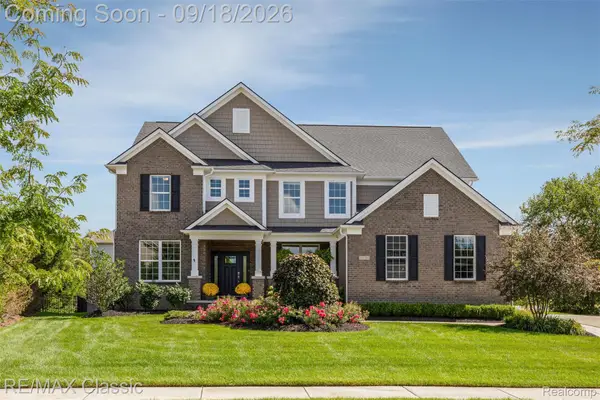 22784 Shepherds Hollow Drive, SouthLyon, MI 48178