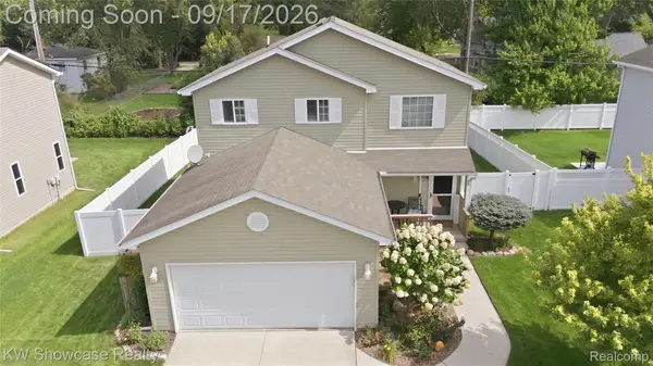 60 Fountain Park Drive, Waterford, MI 48327