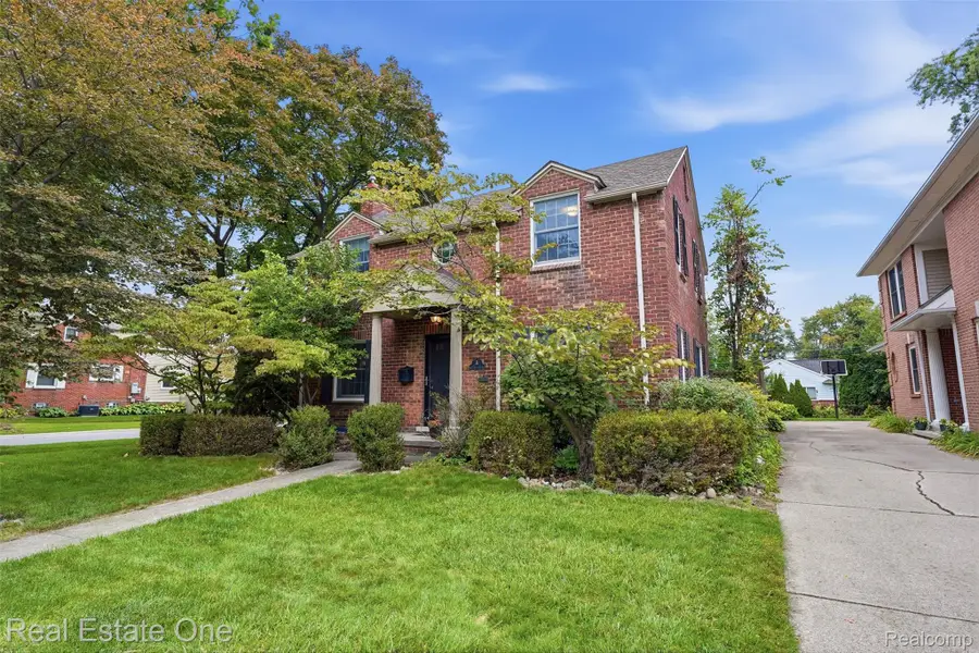 10154 Ludlow Avenue, Huntington Woods, MI 48070 - #2