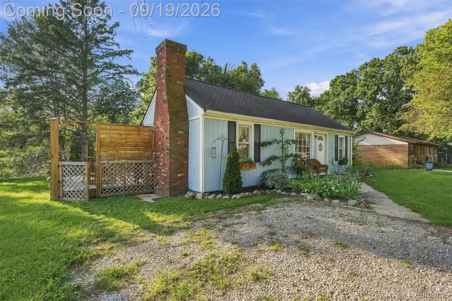 5250 Van Winkle Street, Brighton, MI 48116 - #3