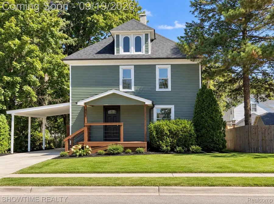 914 N Main Street, Lapeer, MI 48446 - #2