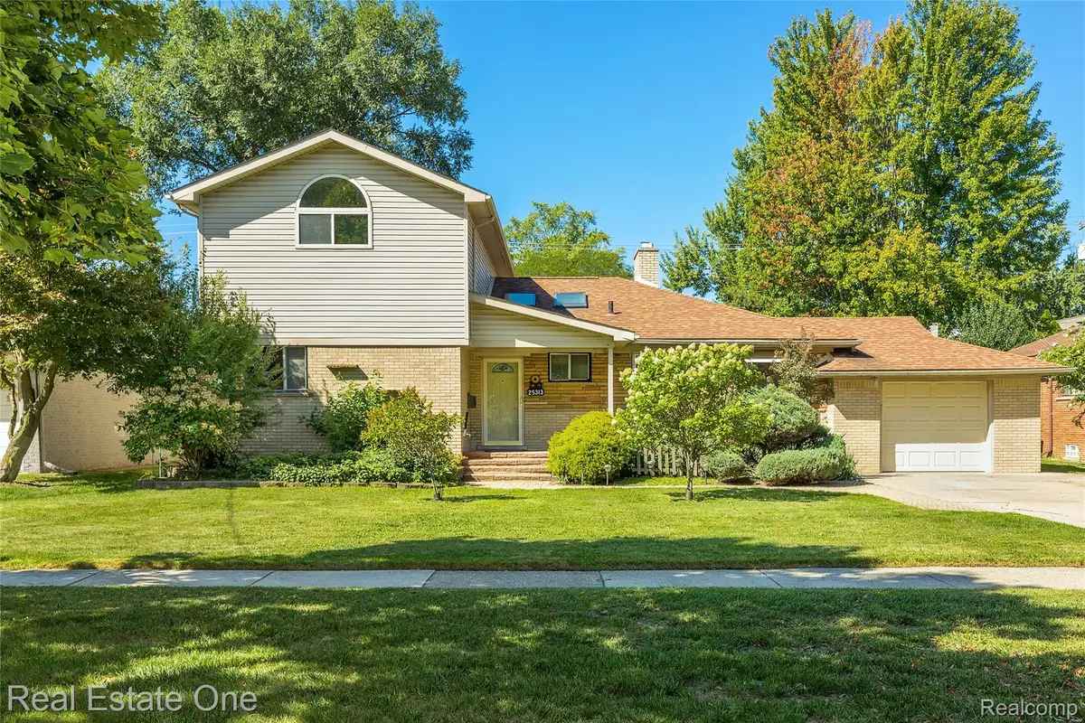 25313 Scotia Road, Huntington Woods, MI 48070 - #1