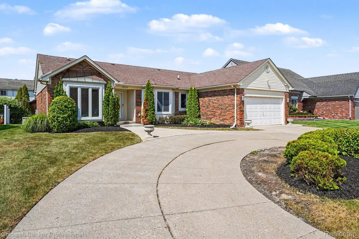 2585 Tiverton Drive, Sterling Heights, MI 48310 - #1