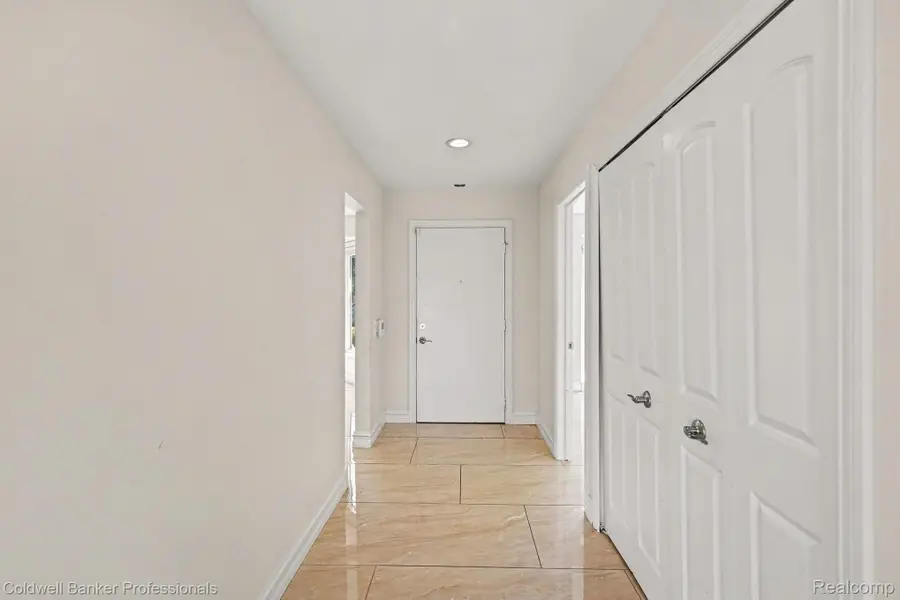 2585 Tiverton Drive, Sterling Heights, MI 48310 - #3