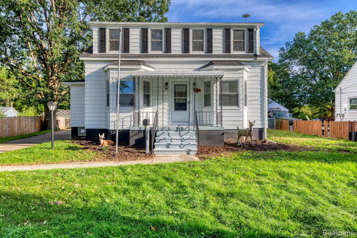 8537 Superior Avenue, Center Line, MI 48015 - #1