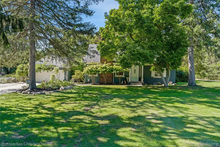 24379 Tamarack Trail, Southfield, MI 48075 - #2