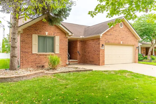 23533 Brentwood Drive, Brownstown, MI 48183