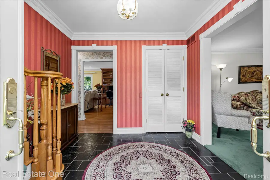 69 Willow Tree Place, Village Of Grosse Pointe Shores, MI 48236 - #3
