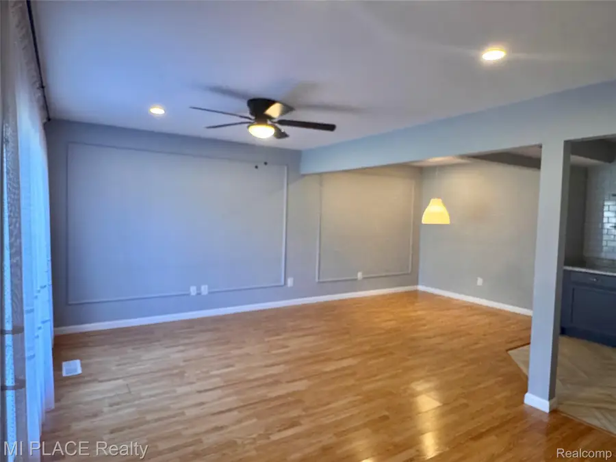 29648 City Center Drive #2, Warren, MI 48093 - #3