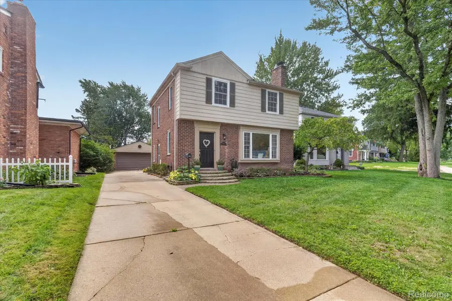 1037 W Selfridge Boulevard, Clawson, MI 48017 - #3