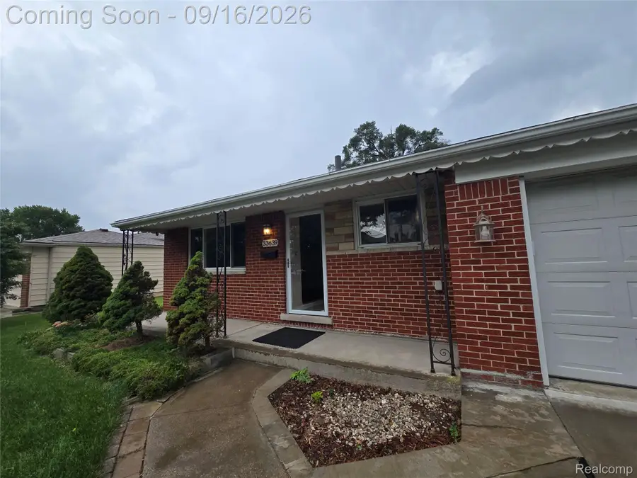 33639 Viceroy Drive, Sterling Heights, MI 48310 - #2