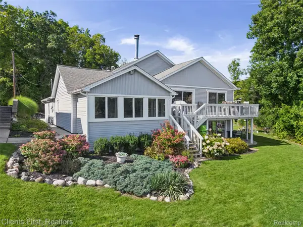 602 Cushing Street, LakeOrion, MI 48362