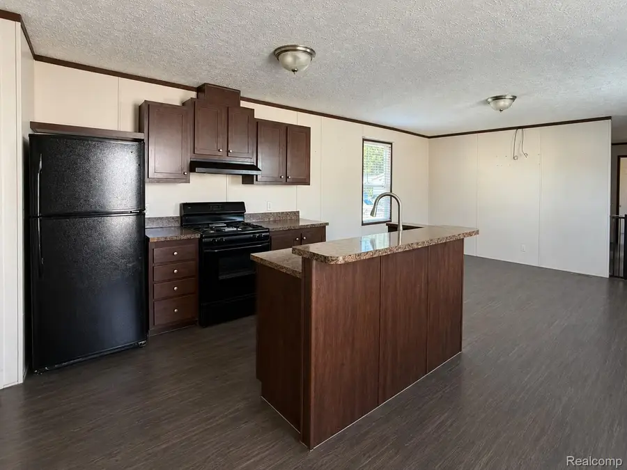 5951 Georgia Street, Romulus, MI 48174 - #2