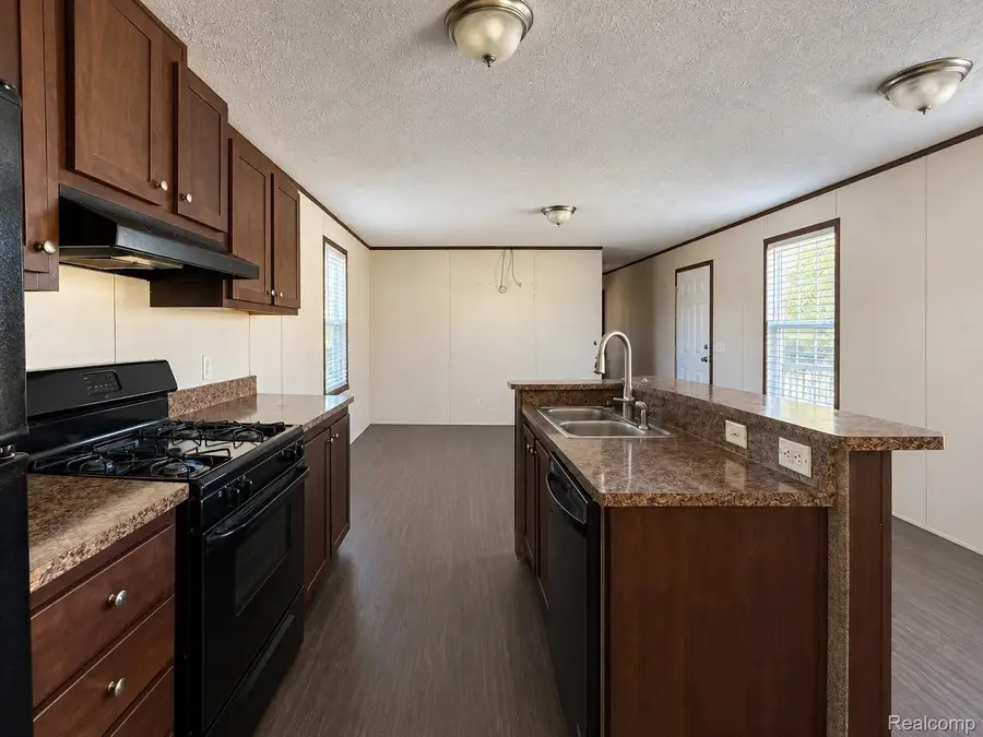 5951 Georgia Street, Romulus, MI 48174 - #3