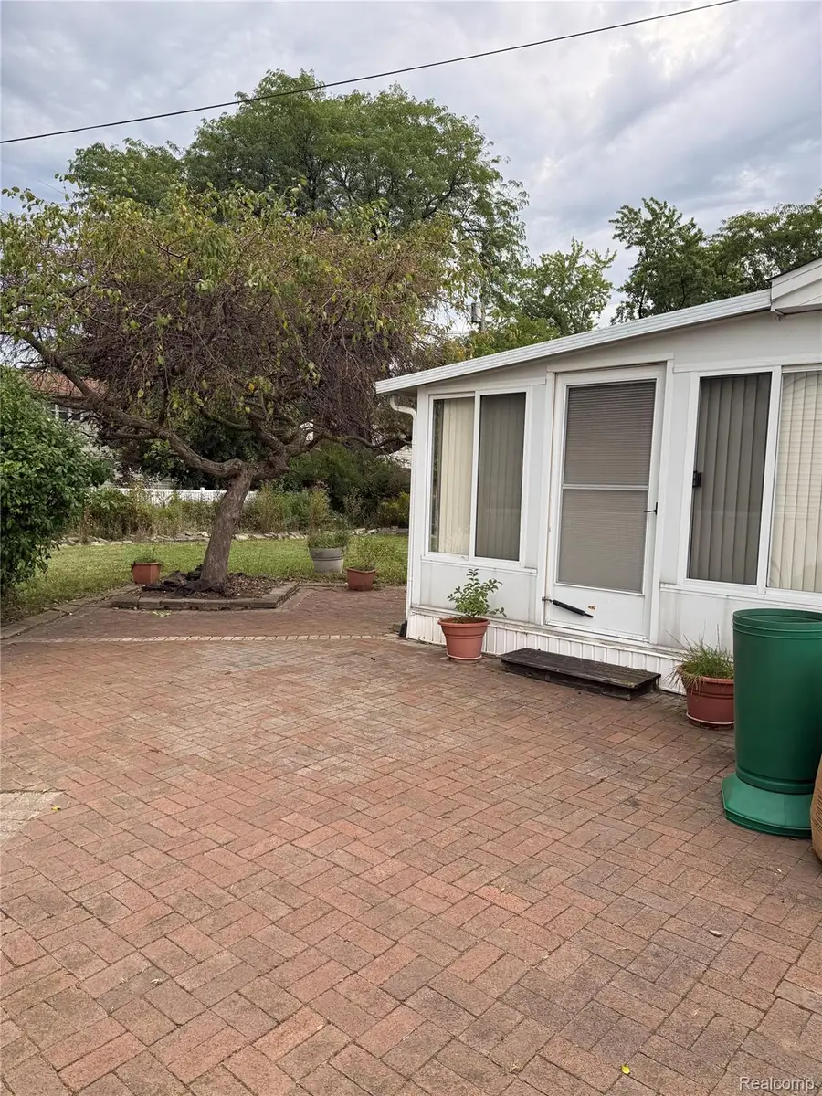 1914 Laurel Oak Drive, Flint, MI 48507 - #3