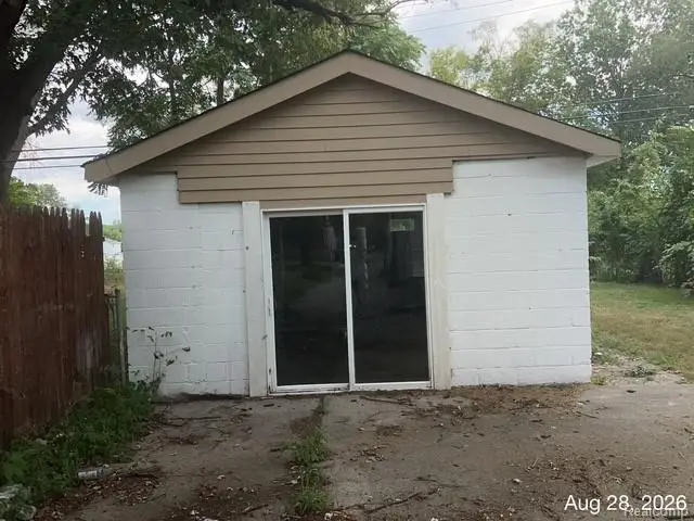 6505 Westpoint Street, Taylor, MI 48180 - #2