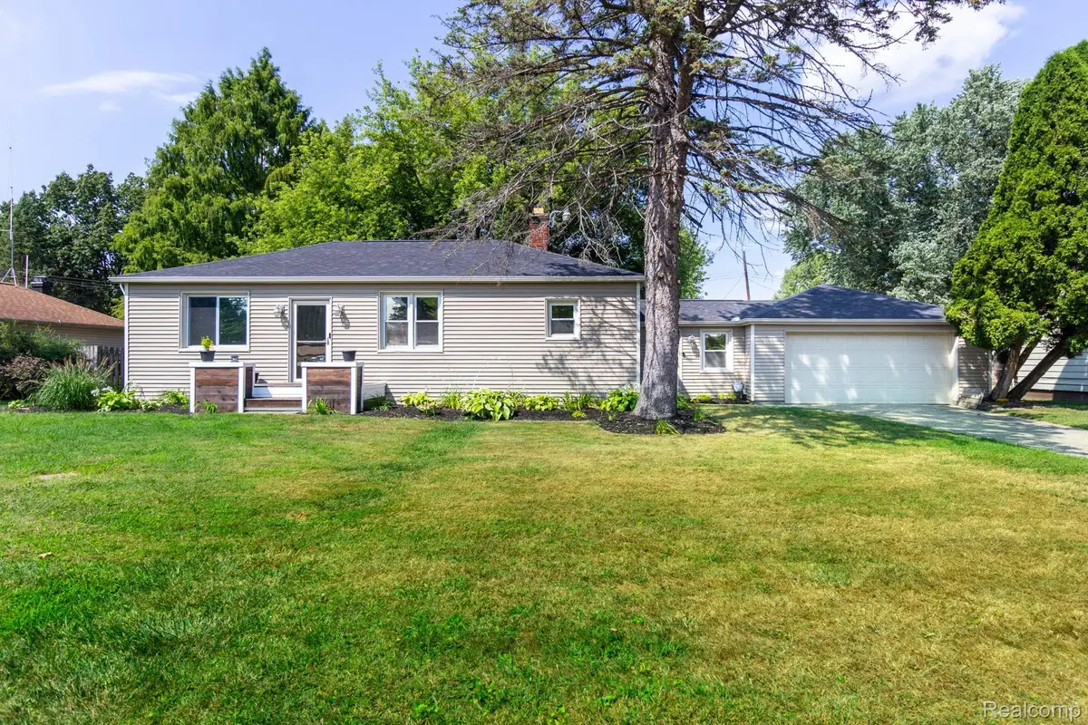 5555 Botsford Avenue, Sterling Heights, MI 48310 - #1