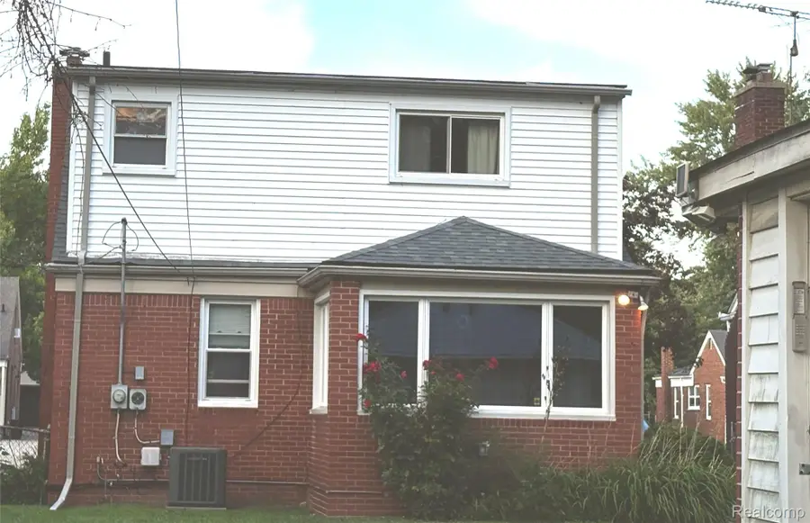 20306 Woodmont Street, Harper Woods, MI 48225 - #3