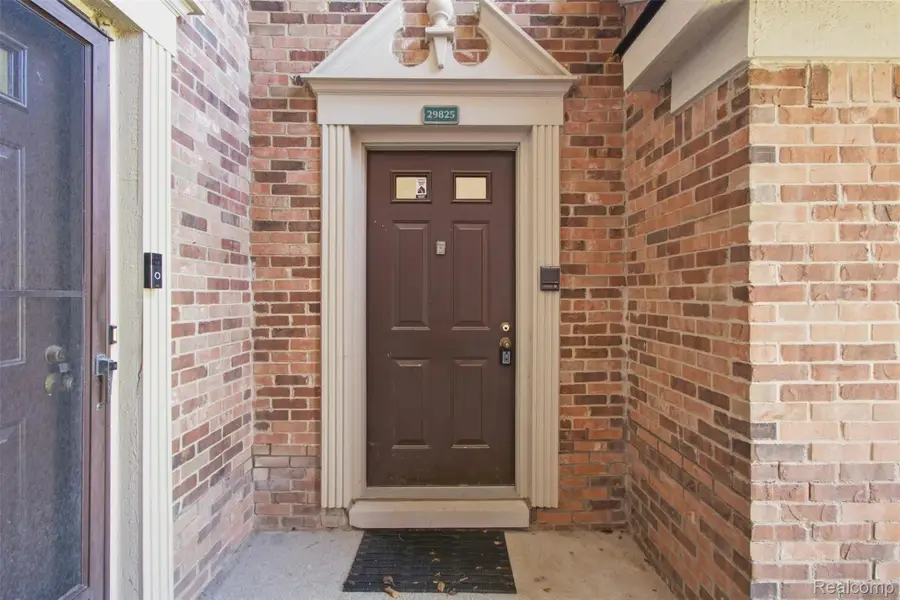 29825 Indian Trail Trail, Farmington Hills, MI 48331 - #2