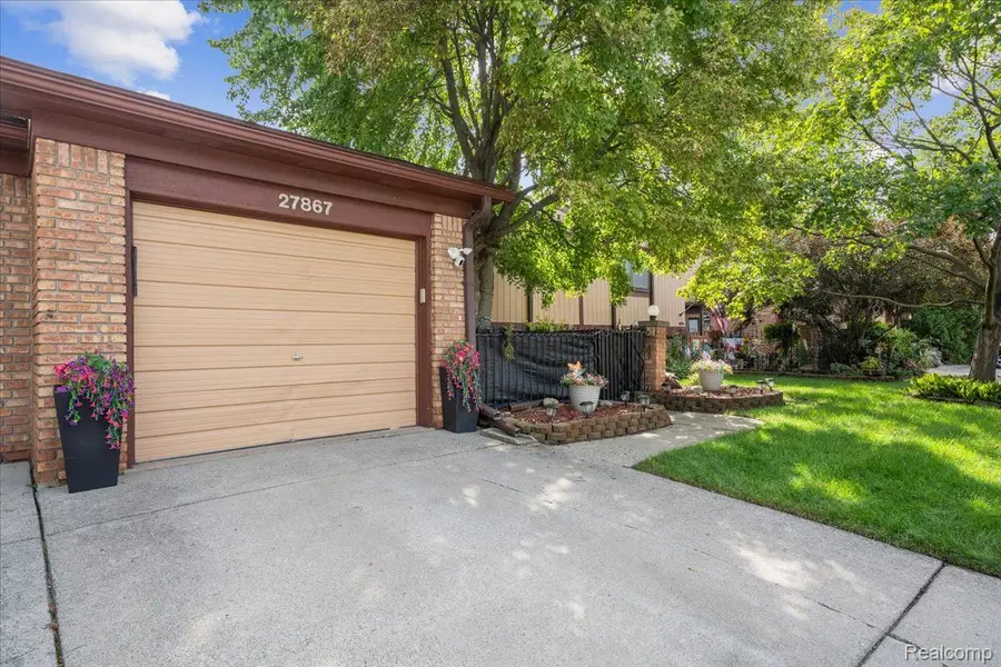 27867 Addelia Street, Warren, MI 48093 - #2