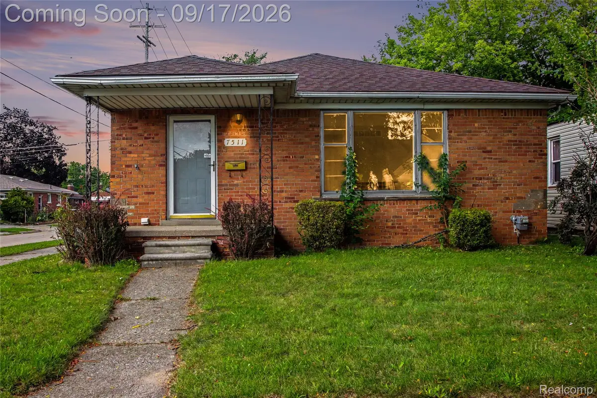 7511 Sterling, Center Line, MI 48015 - #1