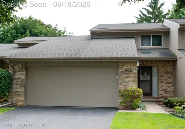 7900 Meadow Drive, Waterford, MI 48329
