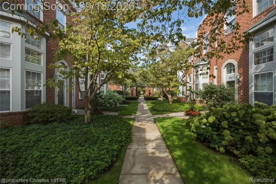 127 N Georgetown Square, Royal Oak, MI 48067 - #2