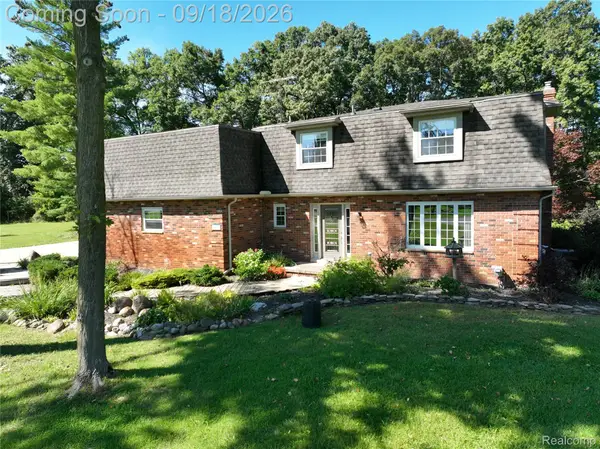 2427 Karen Drive, Howell, MI 48855