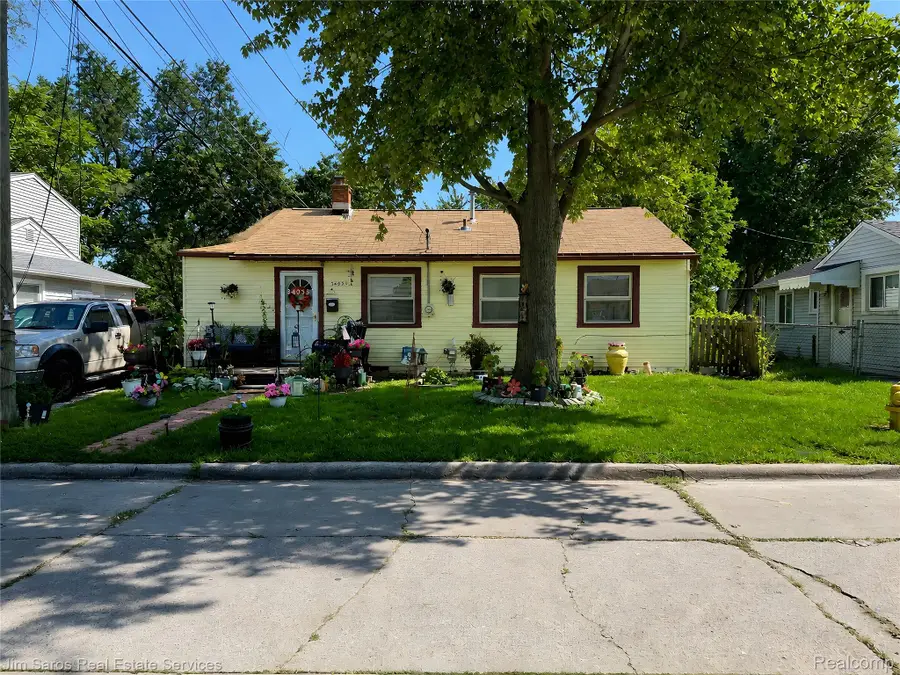 34035 Caseville Court, Westland, MI 48186 - #2