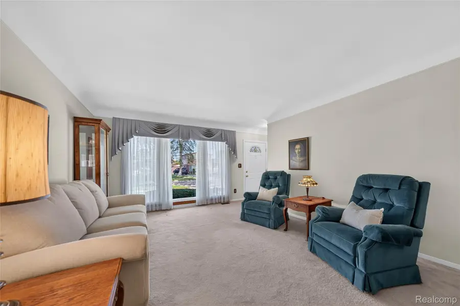 11220 Saar Drive, Sterling Heights, MI 48314 - #3
