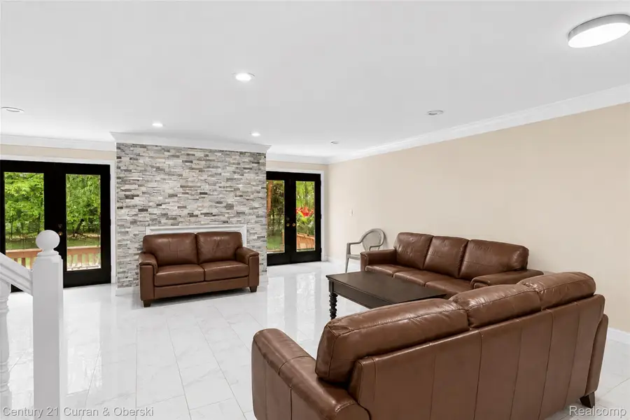 13 Timberlane Court, Dearborn, MI 48126 - #3
