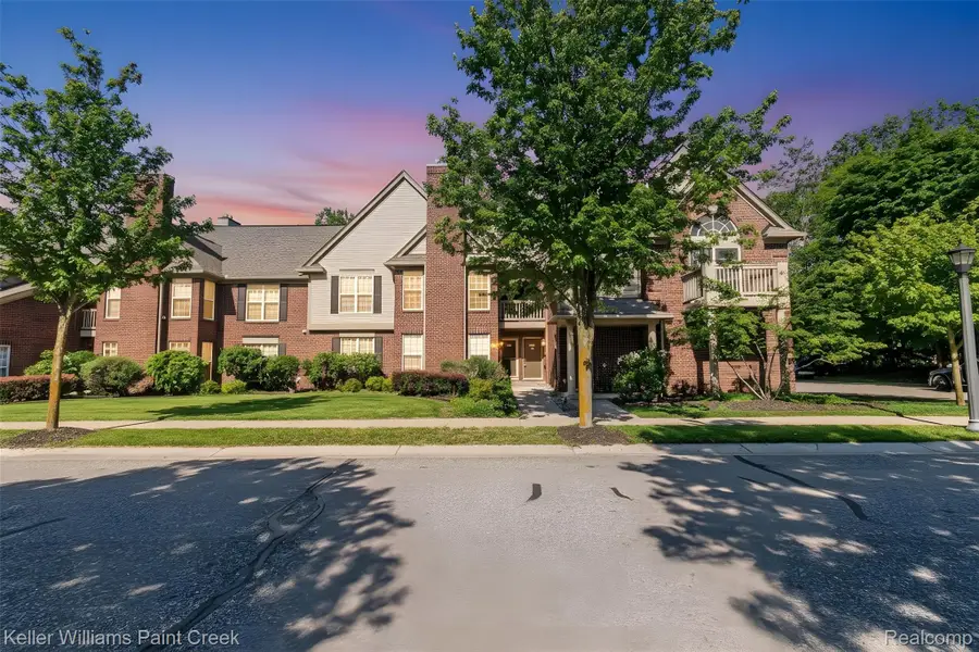 28569 Carlton Way Drive, Novi, MI 48377 - #2