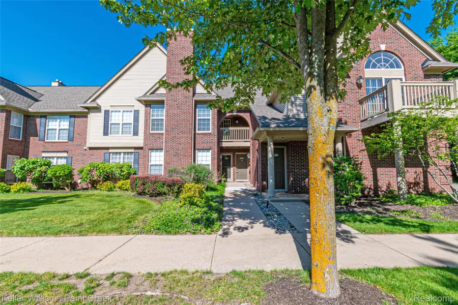 28569 Carlton Way Drive, Novi, MI 48377 - #3