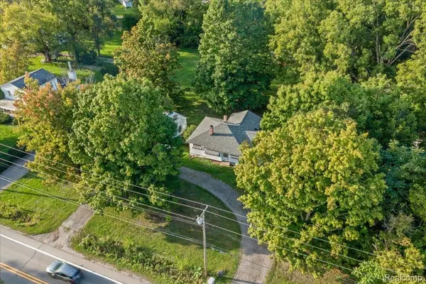 59380 10 Mile Road, SouthLyon, MI 48178