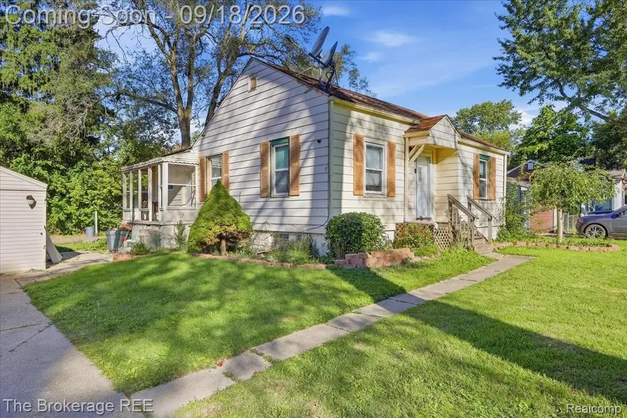 1398 Merle Avenue, Burton, MI 48509 - #3