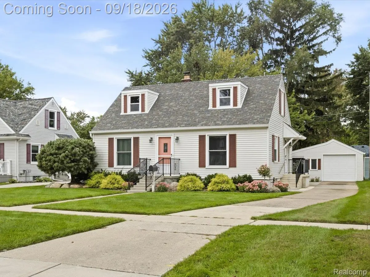 3021 10th Avenue, Port Huron, MI 48060 - #1