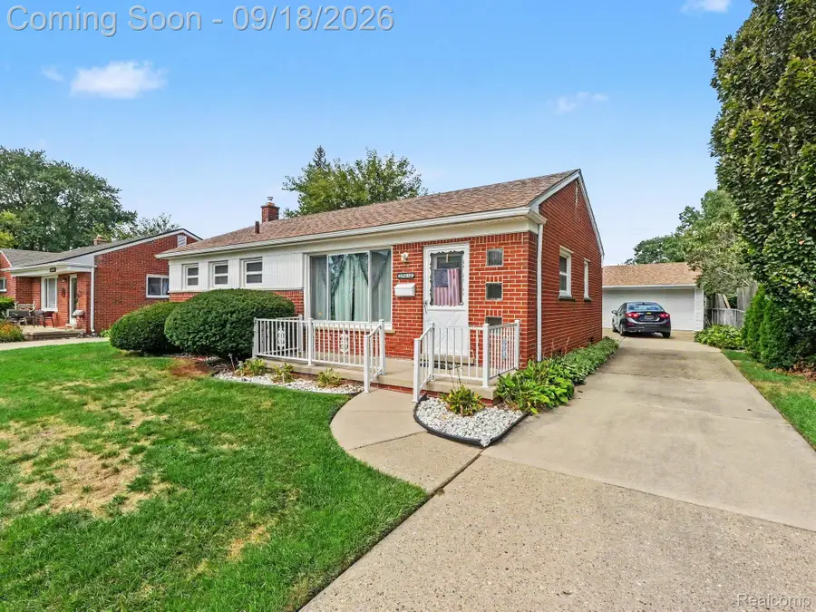 29010 Grandon Street, Livonia, MI 48150 - #3