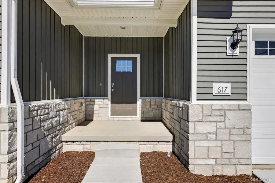 617 Round Rock Drive, Howell, MI 48843 - #2