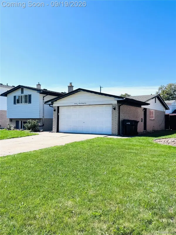 36125 Beverly Drive, SterlingHeights, MI 48310