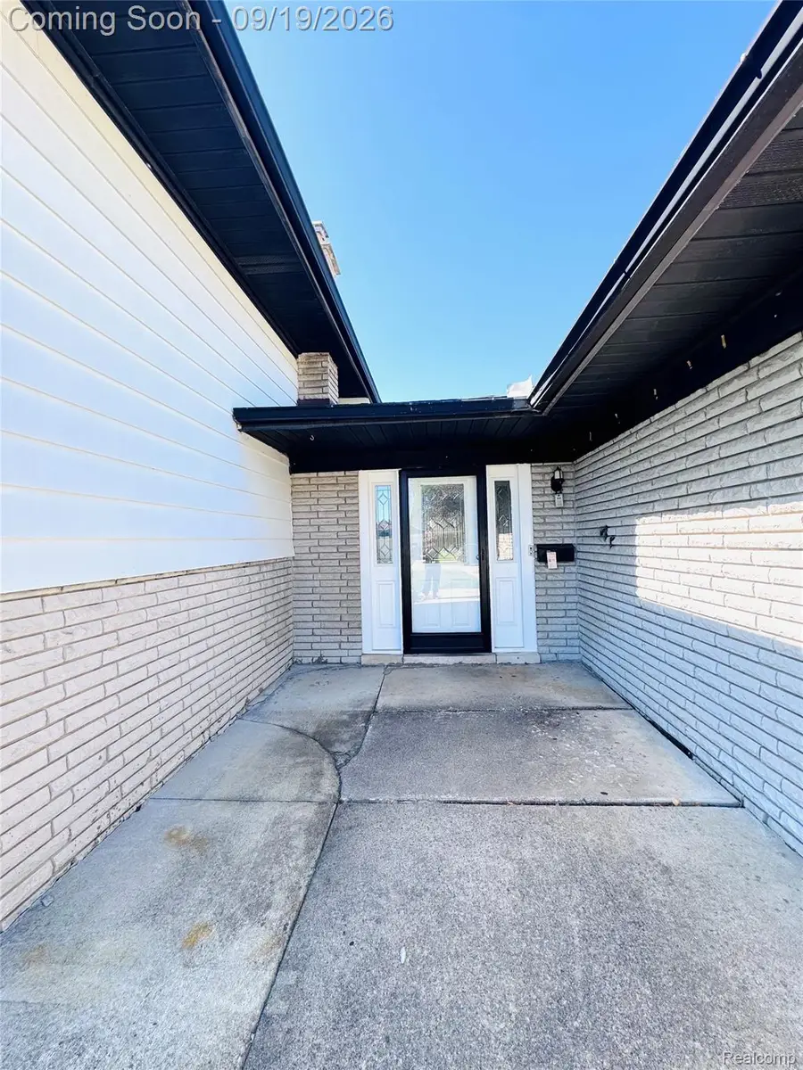 36125 Beverly Drive, Sterling Heights, MI 48310 - #3
