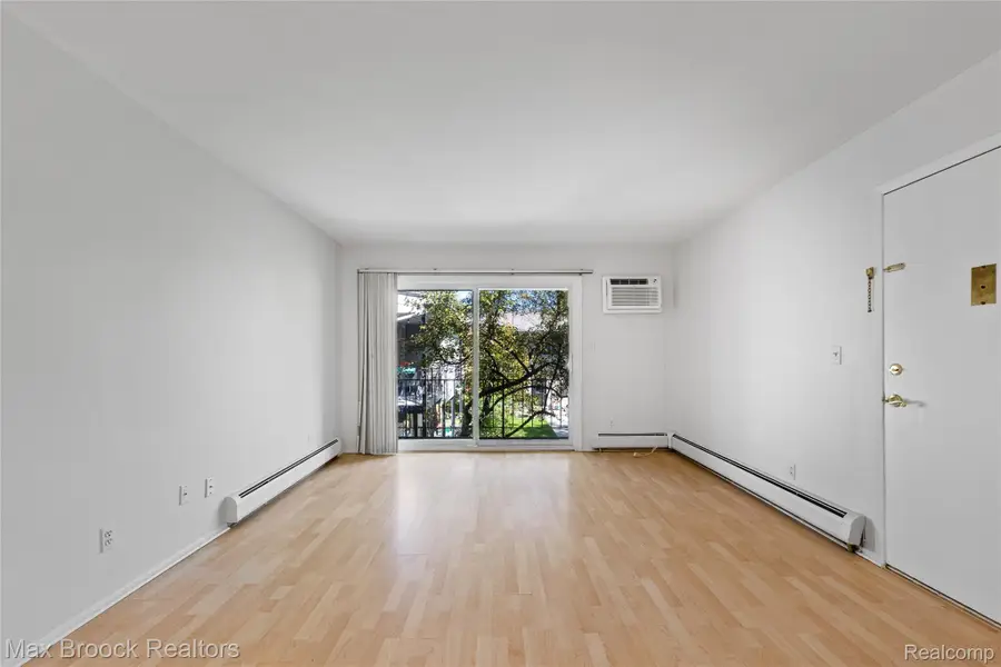 3915 Benjamin Avenue #8, Royal Oak, MI 48073 - #3